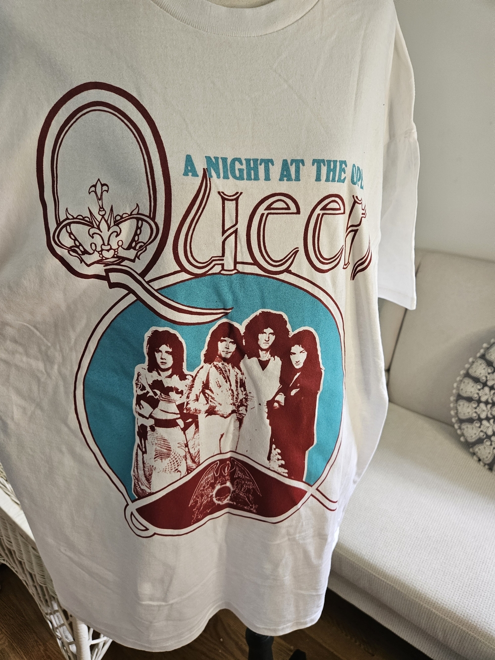 Retro Queen  Graphic Tee - White with Teal & Maroon Print.100% Cotton. P80